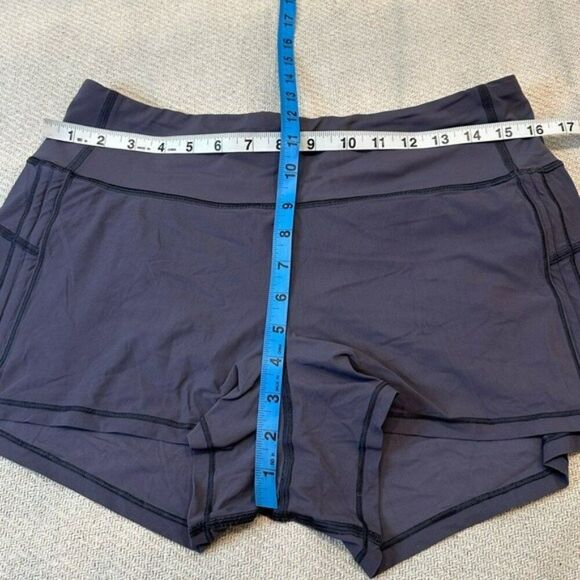 Lululemon Cinch and Stretch Shorts Size 8 Gray Lined 2.5" Inseam Rare - Picture 2 of 8